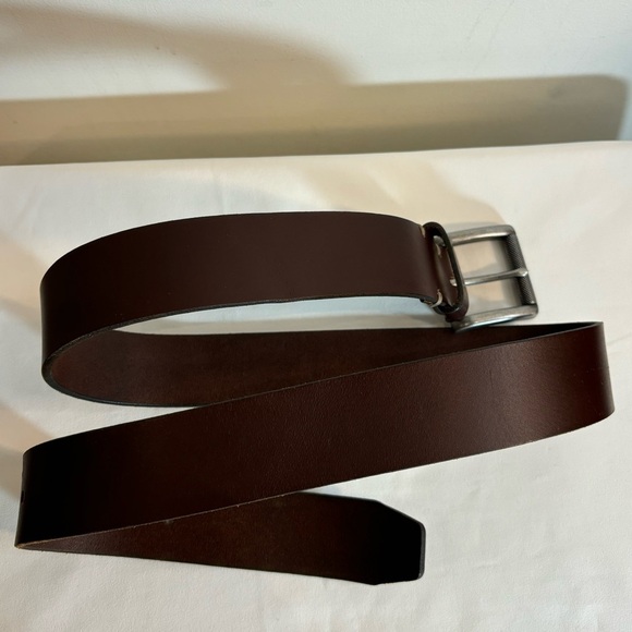EXPRESS SZ 34-36 Brown Smooth Leather Belt 42 x 1.5”!Silver Buckle 2 x 1.75” - Picture 4 of 8